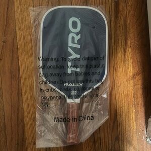 VRO Pickleball Paddle with Brown Handle
